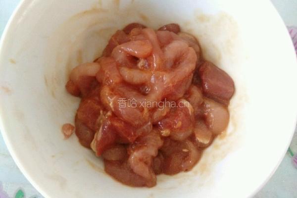 苦瓜炒瘦肉的做法图解1
