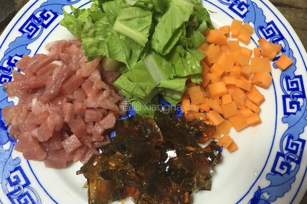 皮蛋瘦肉粥的做法图解2