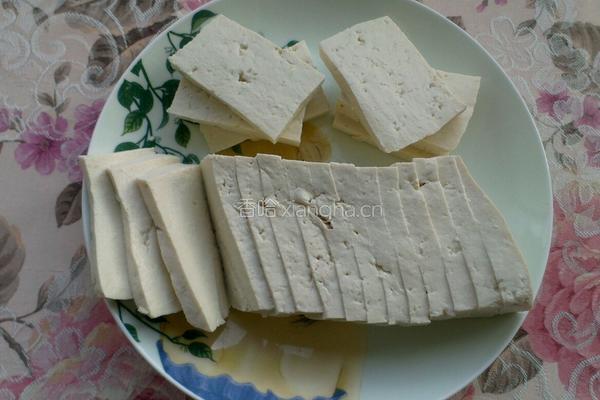 糖醋脆皮豆腐的做法图解1
