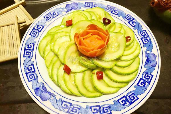 凉拌西葫芦的做法图解1