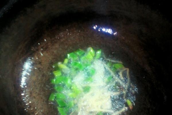 鸡血炒豆腐的做法图解4