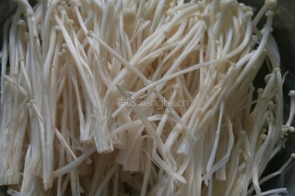 麻辣金针菇的做法图解1
