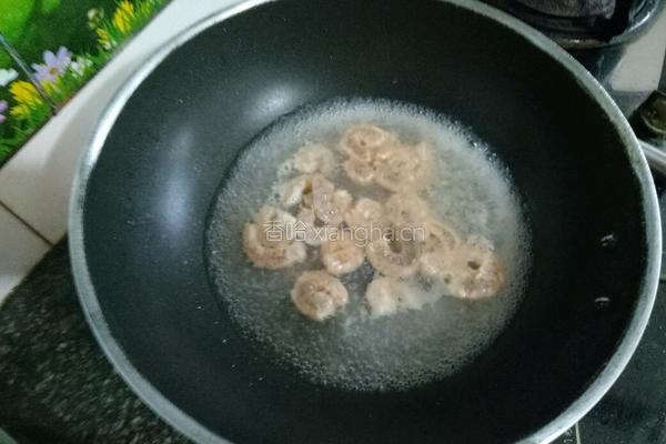 青豆玉米炒虾仁的做法图解3