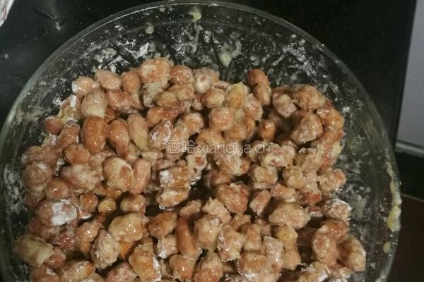 油炸花生米的做法图解1