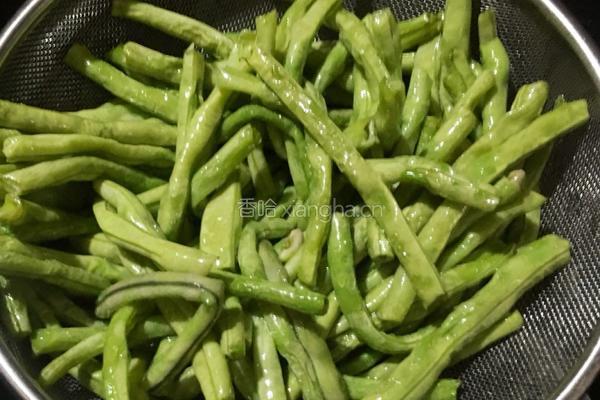干煸豇豆角的做法图解4
