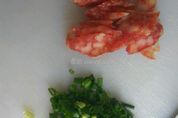土豆腊肠焖饭的做法图解3