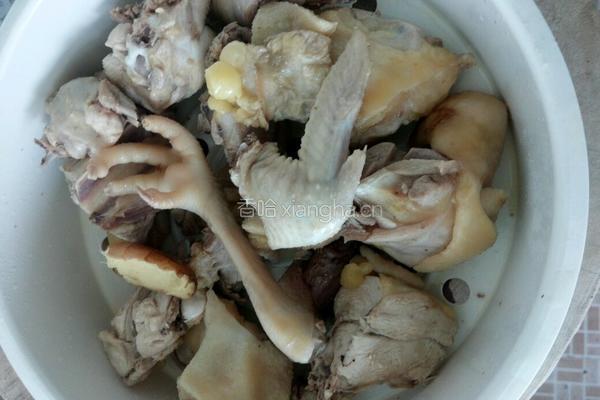 当归红枣炖鸡的做法图解4