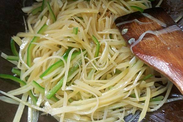 青椒土豆絲的做法图解5