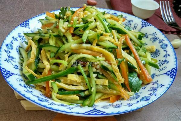 凉拌黄瓜鸡蛋丝的做法图解6