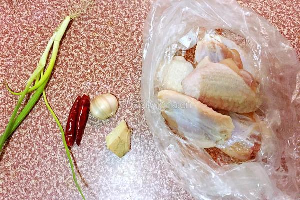 蒸鸡翅的做法图解1