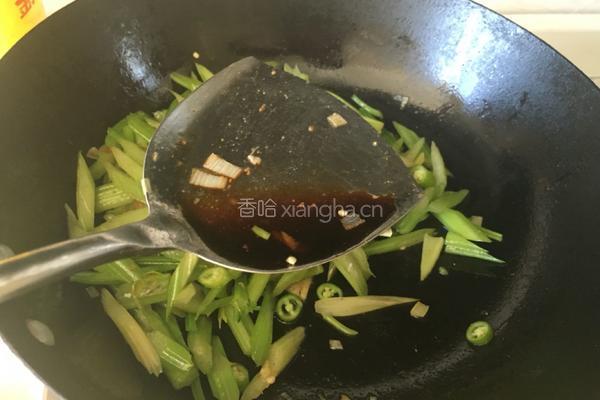 清炒芹菜的做法图解5