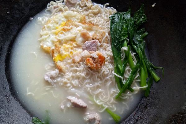 海虾干瑶柱瘦肉面条汤的做法图解5