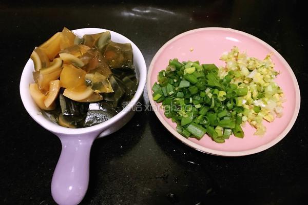 正宗皮蛋瘦肉粥的做法图解3