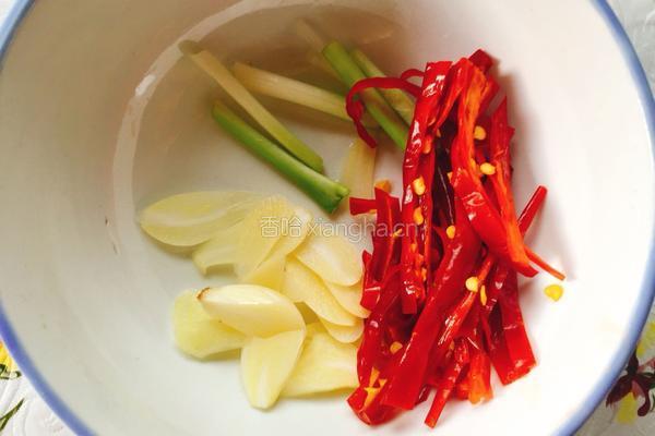 高笋炒肉的做法图解2