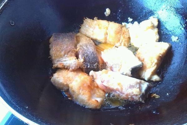 豆腐煮鱼的做法图解4