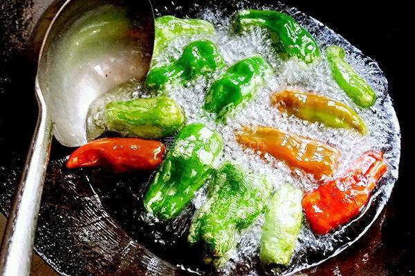 糖醋虎皮辣椒的做法图解5