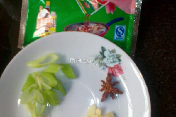 香肠炒豆腐的做法图解2