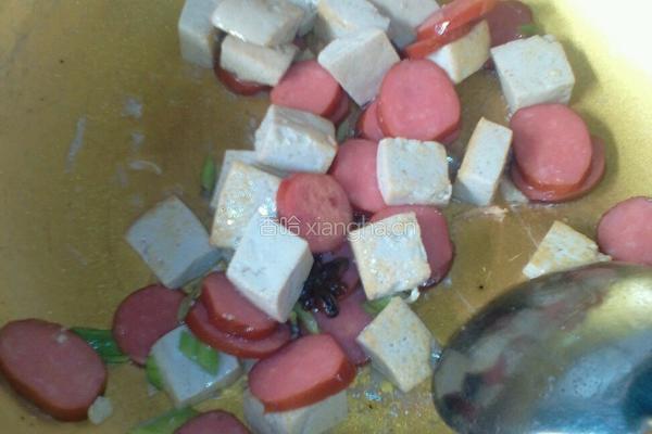 香肠炒豆腐的做法图解6