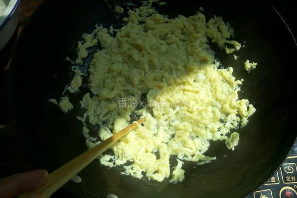 鸡蛋韭菜虾仁饺子的做法图解6