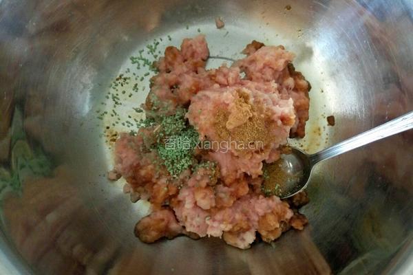 猪肉韭菜馅饺子的做法图解4