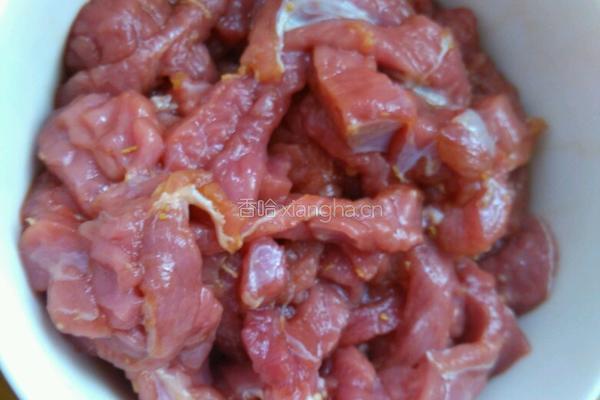 红萝卜丝炒牛肉丝的做法图解3