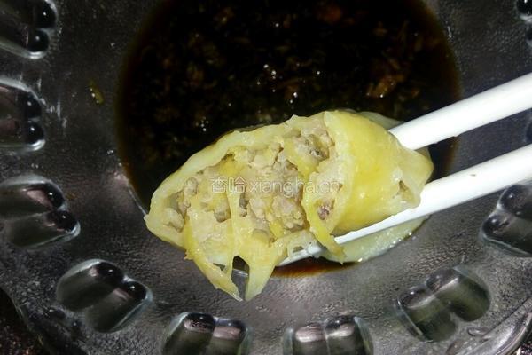 猪肉酸菜饺子的做法图解12