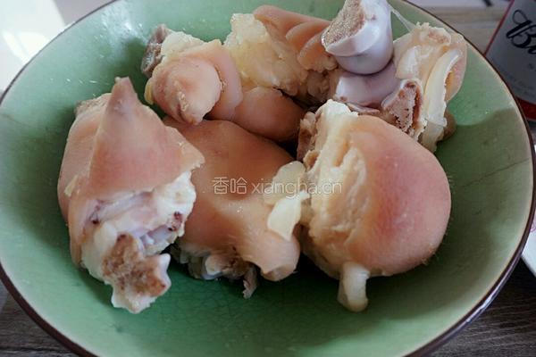 黄豆炖猪蹄的做法图解3