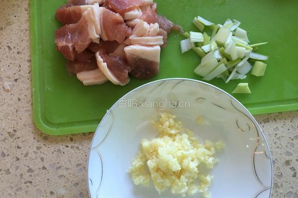 猪肉炒豆角的做法图解2