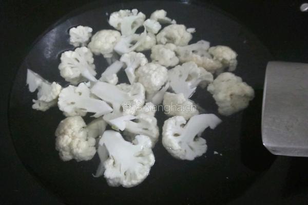 清炒菜花的做法图解3