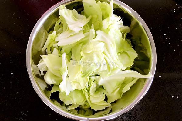 糖醋包菜的做法图解2