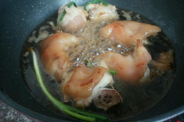 黄豆炖猪蹄的做法图解7