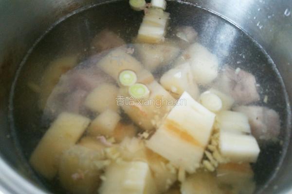 莲藕排骨汤的做法图解7