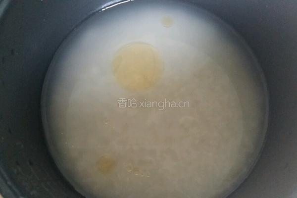 香菇腊肠饭的做法图解1