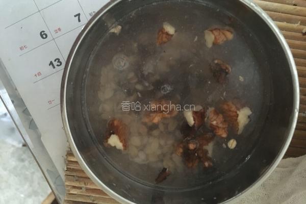 黑芝麻核桃黑豆糊的做法图解8