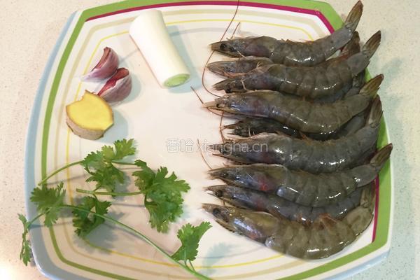 家常油爆虾的做法图解1