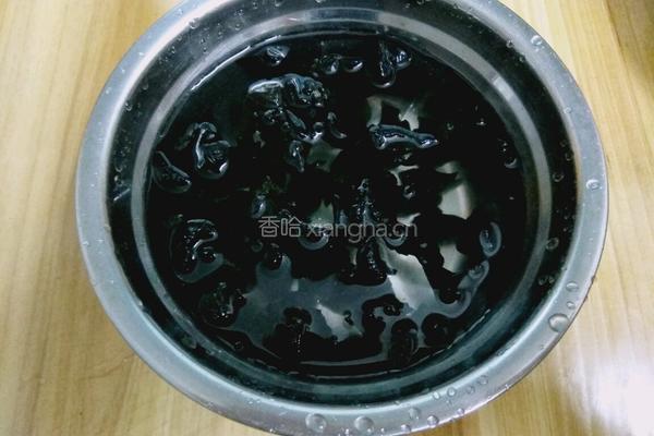 黑木耳老豆腐炒鸡蛋的做法图解2