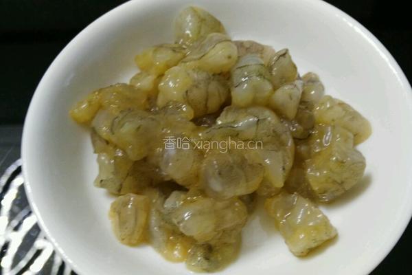翡翠虾仁的做法图解1