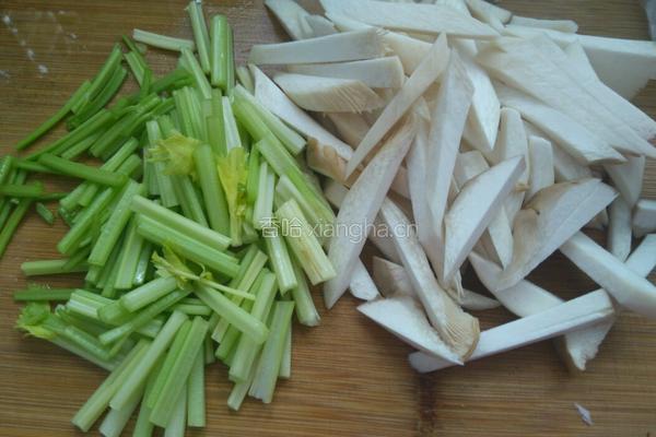 芹菜杏鲍菇炒干贝的做法图解2