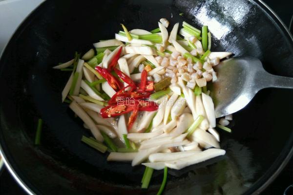 芹菜杏鲍菇炒干贝的做法图解6