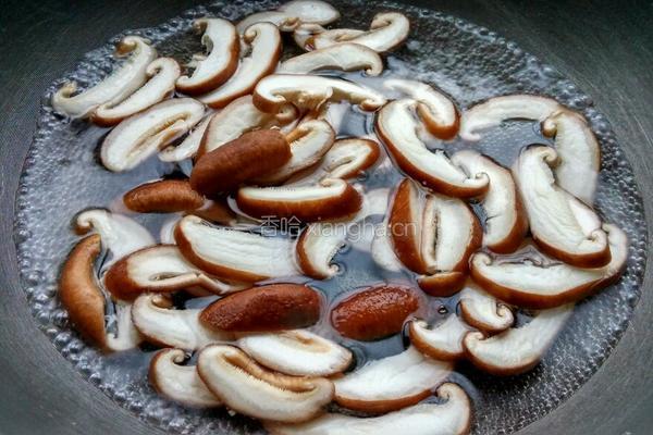 洋葱炒香菇的做法图解3