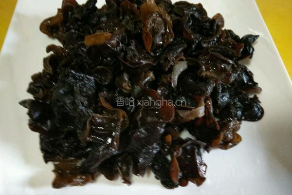 木耳炒山药的做法图解2
