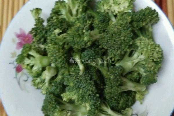 虾仁西兰花的做法图解1