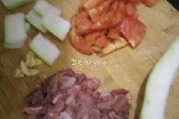 冬瓜粉条炒肉的做法图解2