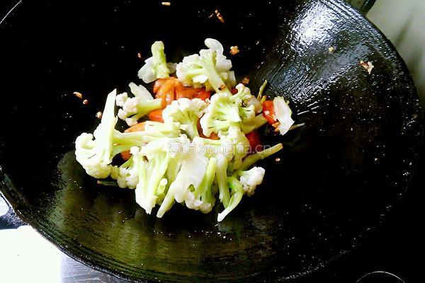 花菜炒鸡蛋的做法图解9