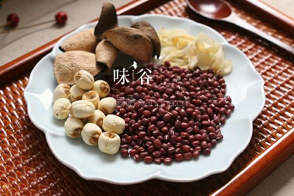 红豆莲子百合糖水的做法图解1