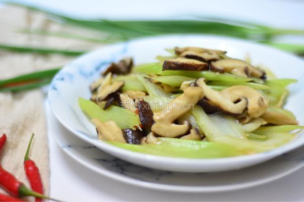 芹菜炒香菇的做法图解6