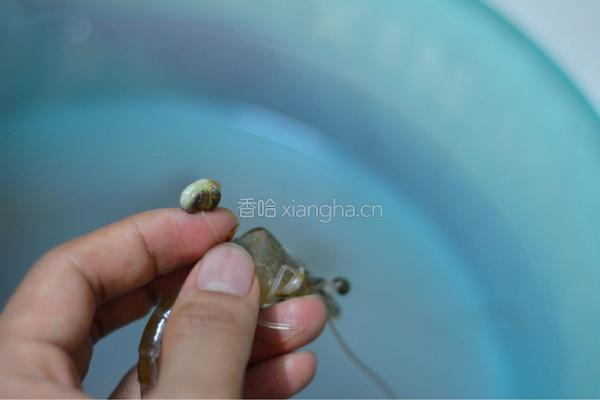 虾仁豆腐汤的做法图解2
