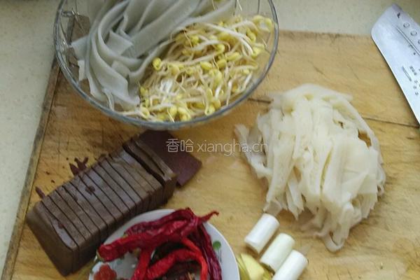 家常毛血旺的做法图解1