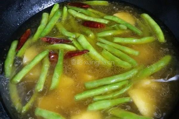 四季豆烧土豆的做法图解7