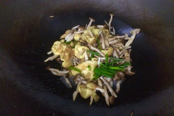 蟹味菇炒蛋的做法图解10